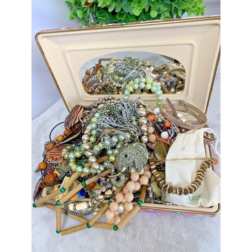 3+LB WEARABLE 💎Jewelry Mystery 💎 TREASURE HUNT Vintage & Now Mixed Lot